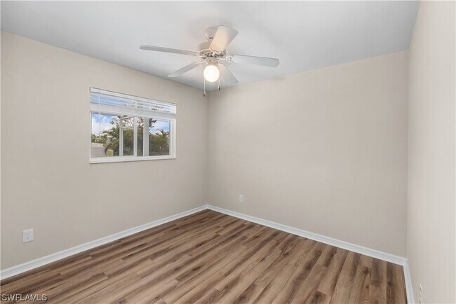 Building Photo - 2721 SW 12th Ave