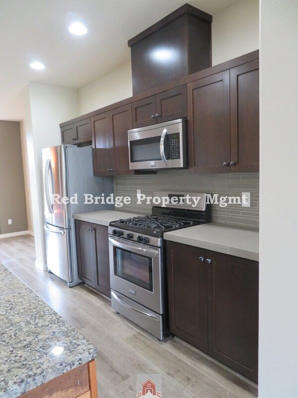 Building Photo - 28500 SW Villebois Dr N