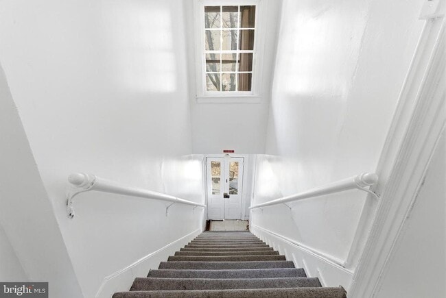 Building Photo - 105 N Loudoun St