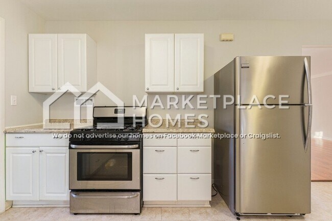 Building Photo - 25161 Patricia Ave