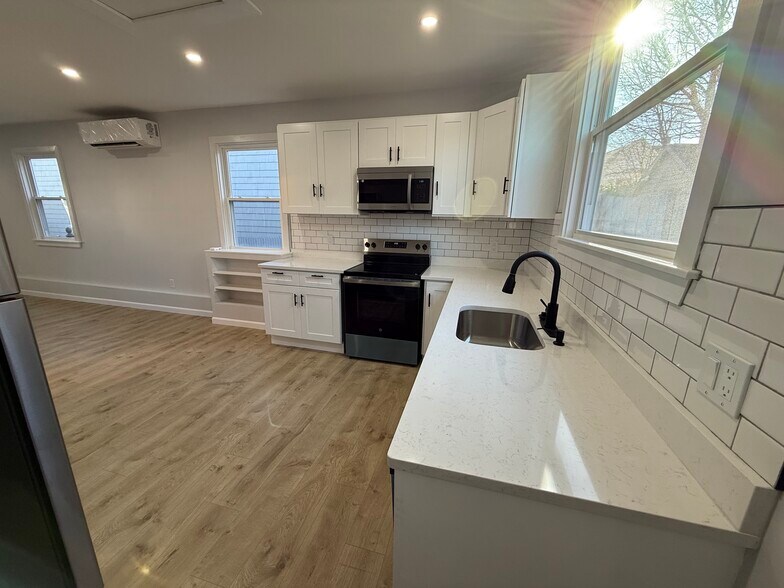 Building Photo - 95 Bowdoin St