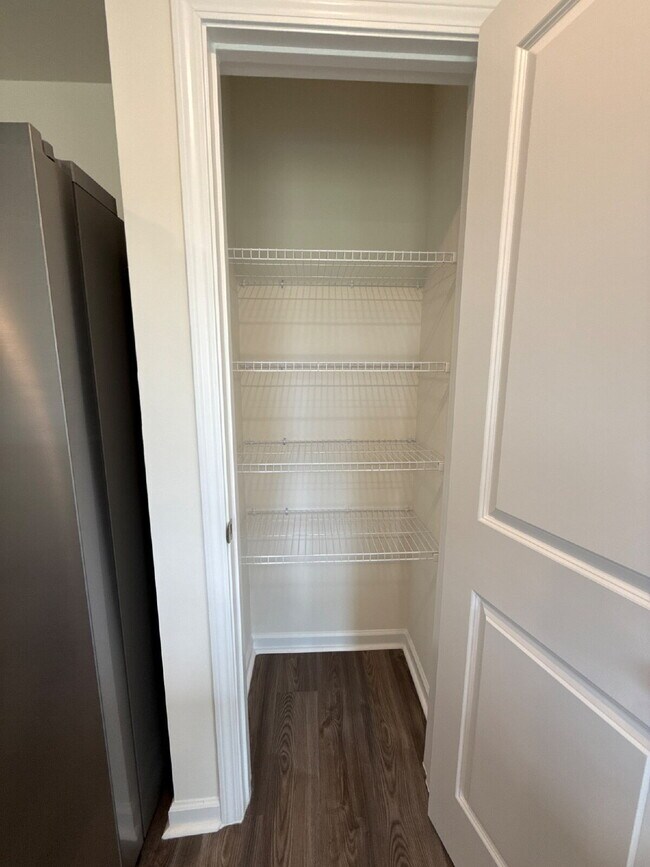 Building Photo - 112 Vulcan St