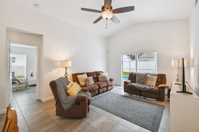 Building Photo - 7819 Turkey Oak Ln