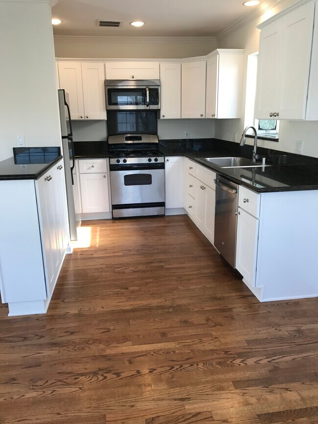 KITCHEN - 10878 National Blvd