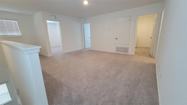 Building Photo - 217 Redonda Dr