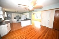 Building Photo - 1093 Washington St