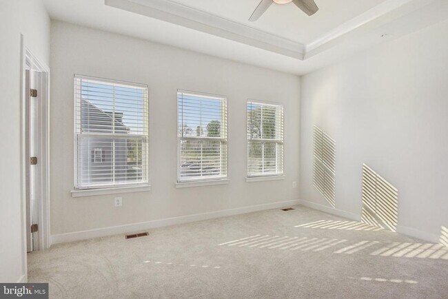 Building Photo - 133 Woodgate Cir