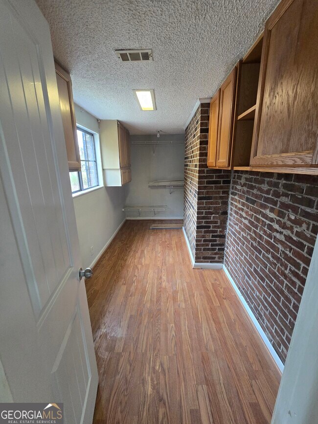 Building Photo - 1703 Point Peter Rd