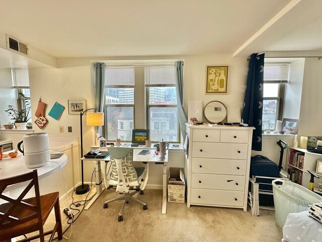 Building Photo - Château Living in this Dupont Circle Delightful Studio- Blocks from the Metro!