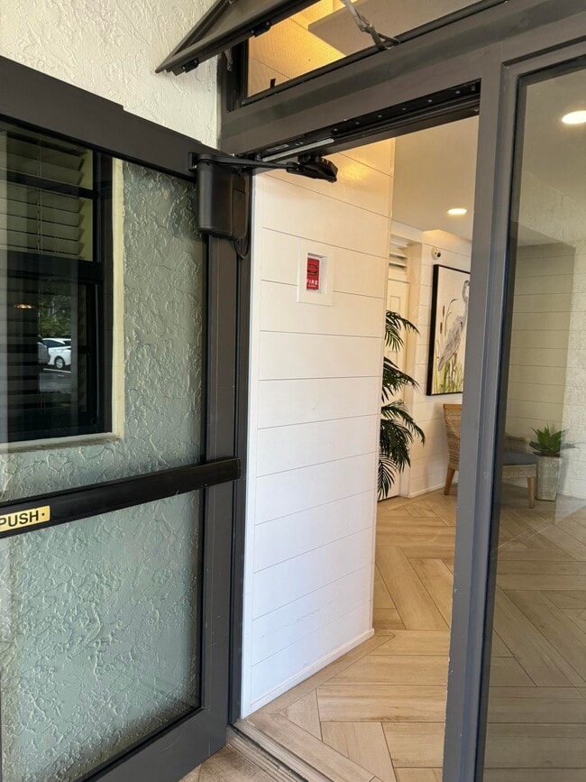 Building Photo - 200 Intracoastal Pl