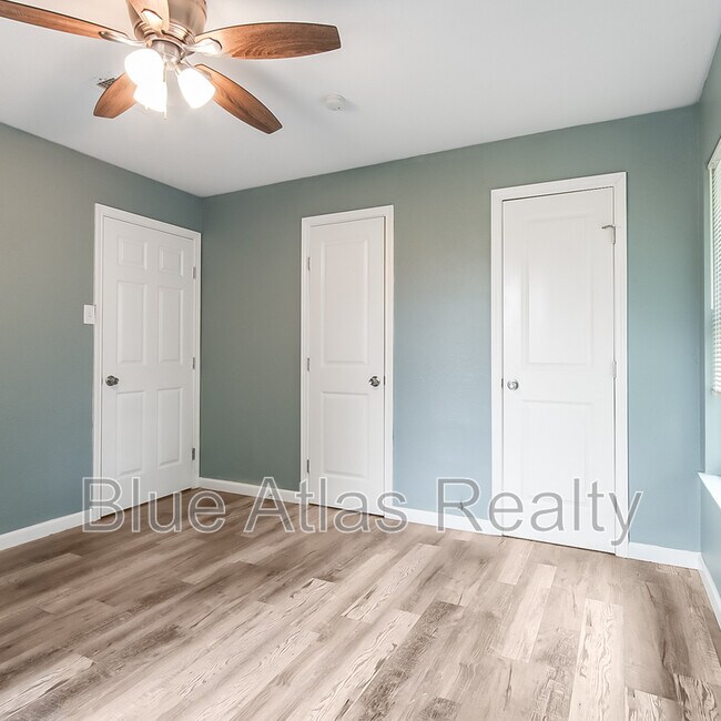 Building Photo - 1104 S Gilpin Ave