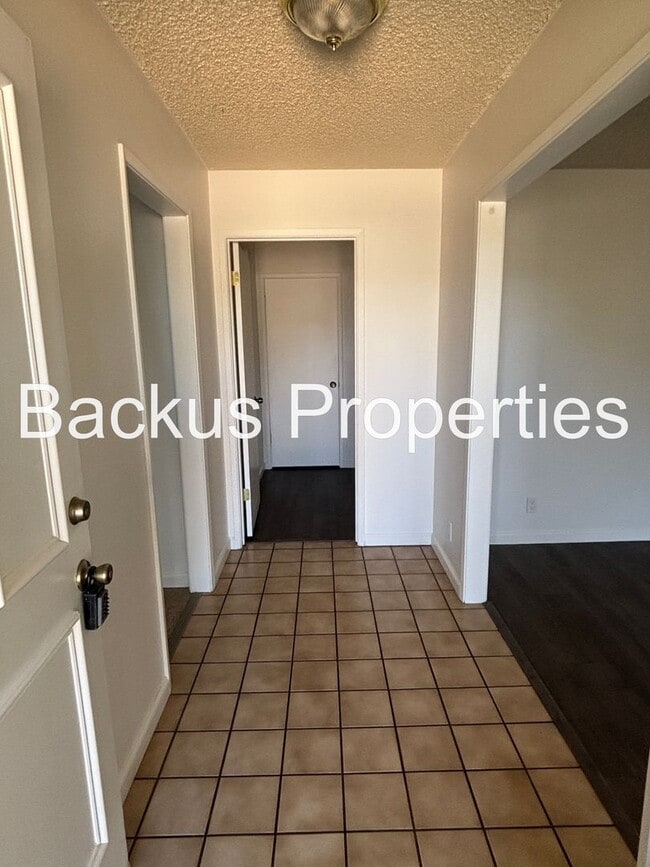 Building Photo - Wonderful Three bedroom Home in Greenfield