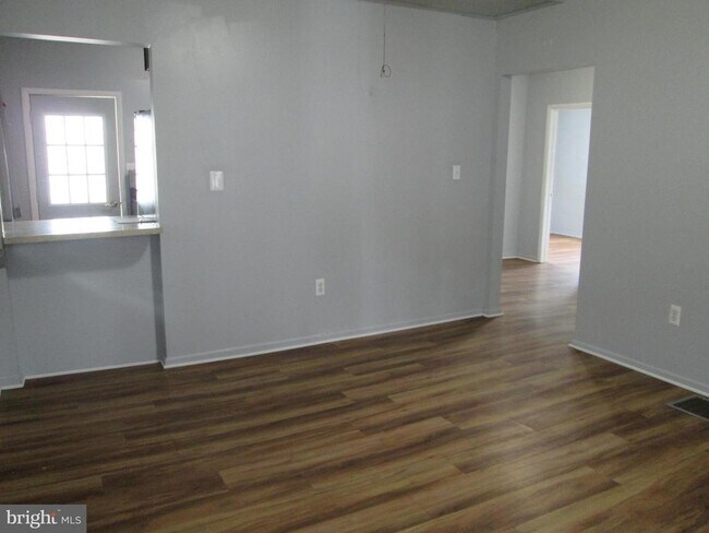 Building Photo - 1208 Locust St