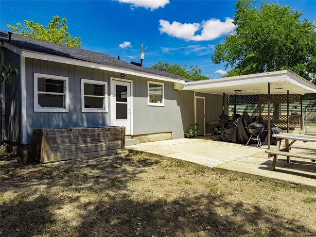 Building Photo - 1335 Belvin St