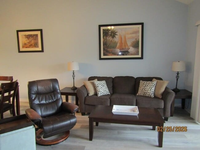 Building Photo - 144 Scotch Broom Dr