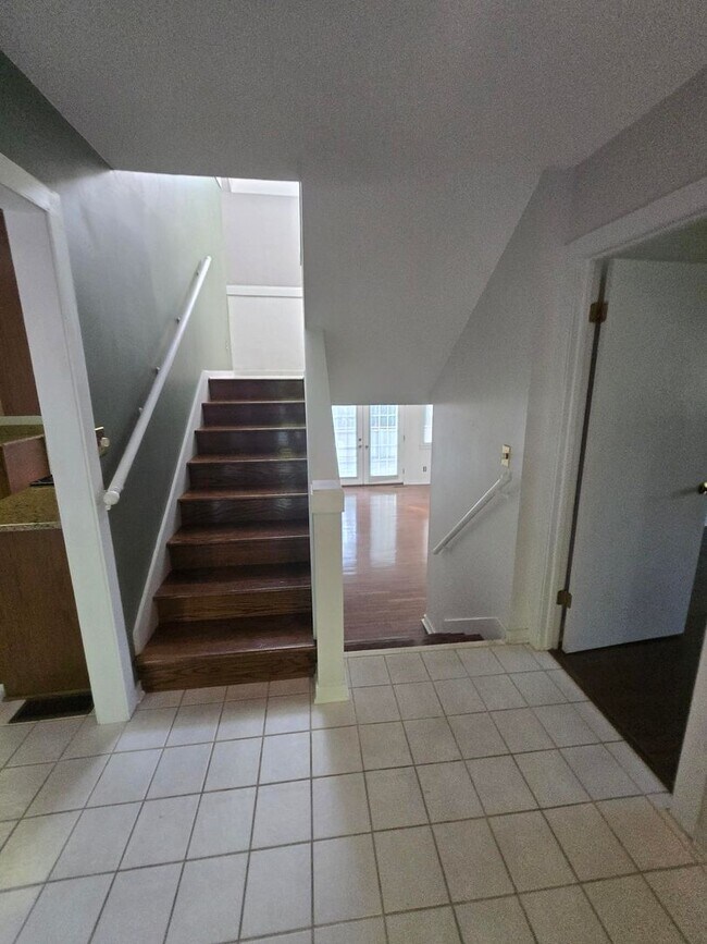 Building Photo - Spacious 3-Bedroom Condo in Gated Community – Modern Comfort & Convenience!