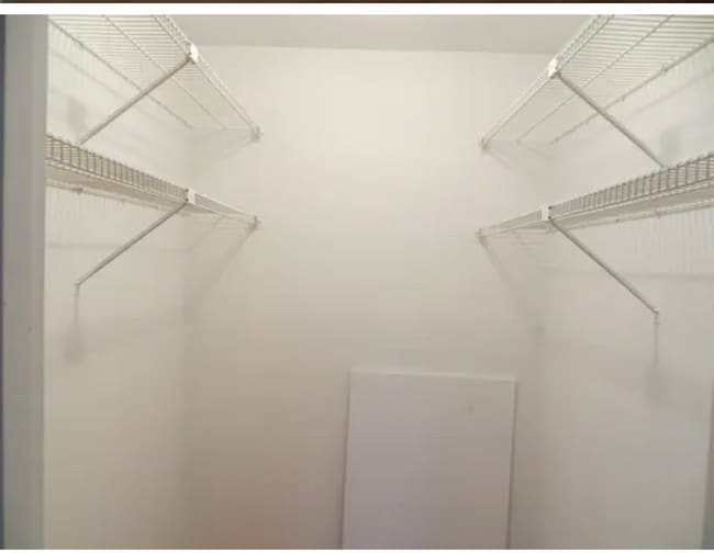 Building Photo - 5 Strawberry Bank Rd