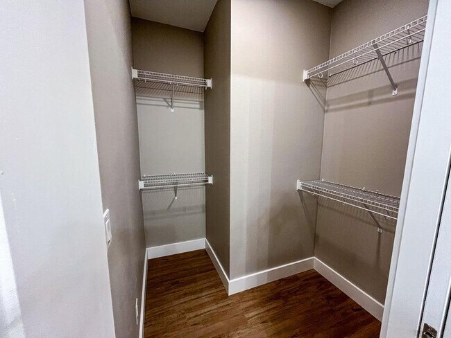 Building Photo - 2879 Leah's Ln