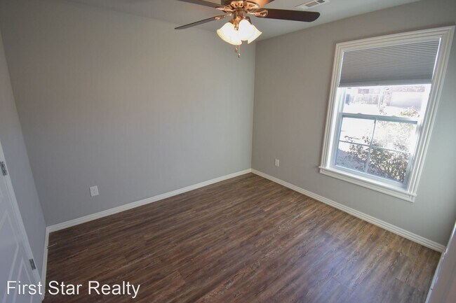 Building Photo - 4 br, 2 bath House - 760 Captain Marshall ...