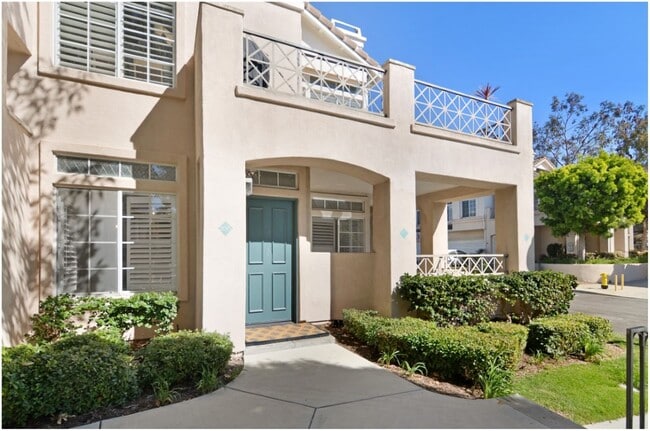 Building Photo - Fully Furnished Short Term Ocean Close Rental
