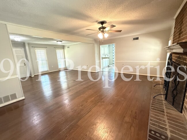 Building Photo - 7120 Toro Cove