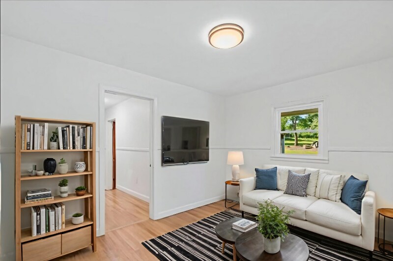 Building Photo - 407 Christopher Dr