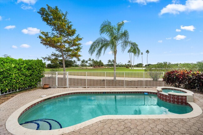 Building Photo - 2104 Country Golf Dr