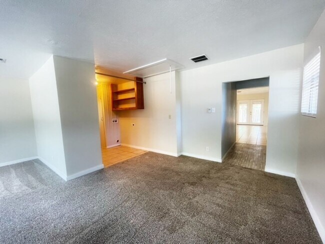 Building Photo - 103 Cynthia Dr