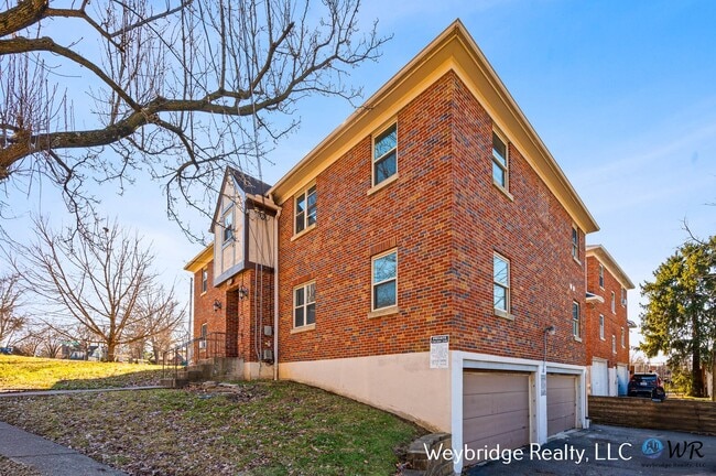 Building Photo - 2875 Langdon Farm Rd