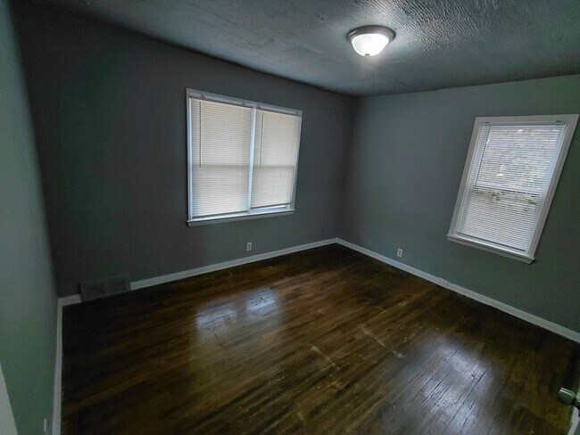 Building Photo - 6175 Guilford- 4 BEDS & 1.5 BATH FOR RENT!