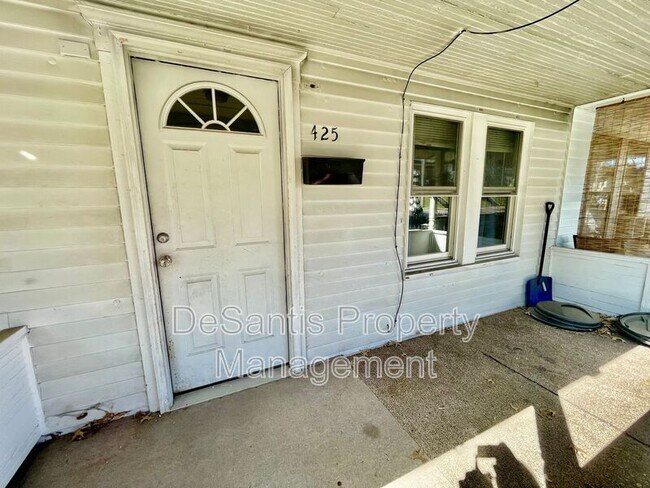 Building Photo - 425 Mt Vernon Ave