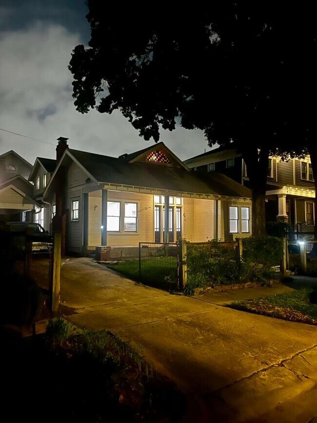 Building Photo - 1116 Woodland St