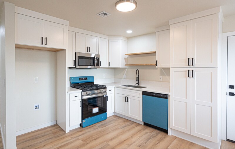 Building Photo - 7877 Dundee Ave