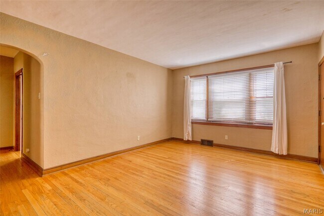 Building Photo - 6601 Alamo Ave