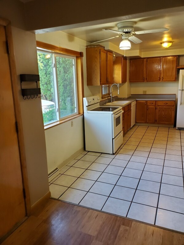 Building Photo - 1163 Higgins Ave