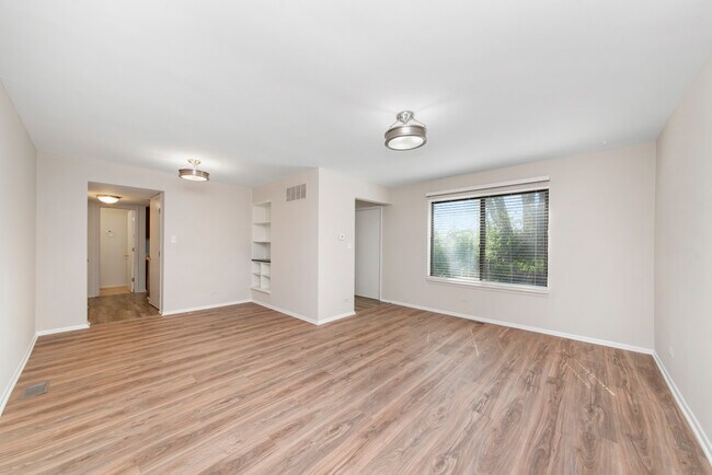 Building Photo - 7346 Country Creek Way