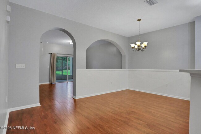 Building Photo - 9744 Summer Grove Way W