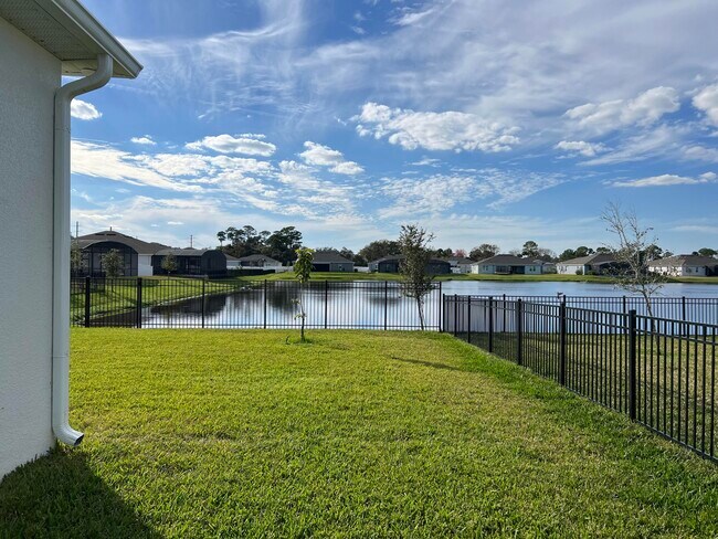 Building Photo - 285 Loymer Cir
