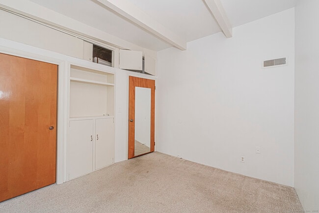 Building Photo - 203 Hoyt St