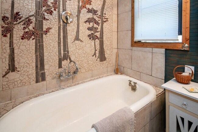 Building Photo - 1939 Crawford Dairy Rd