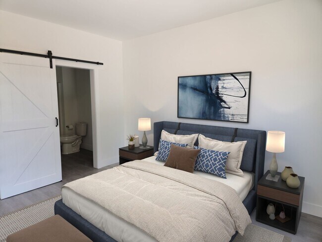 Building Photo - New Modern 4 Bed 2.5 Bath duplex with over...