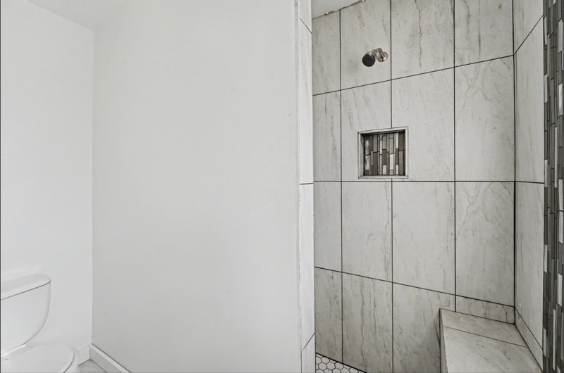 Building Photo - 732 N Victor Ave