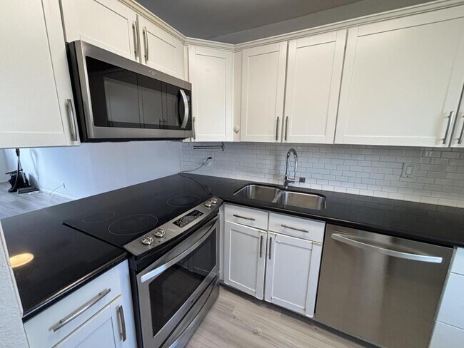 Building Photo - 46-232 Kahuhipa St #B204