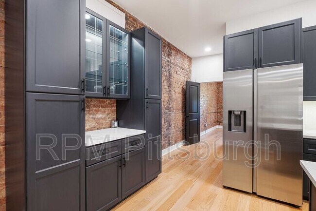 Building Photo - 161 Morewood Ave