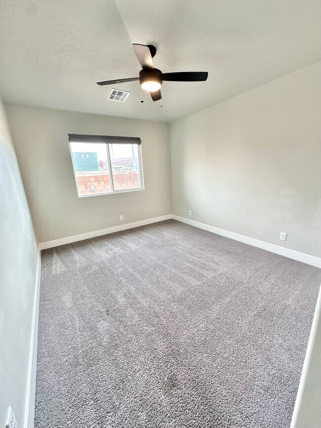 Building Photo - Beautiful Red Waters Home