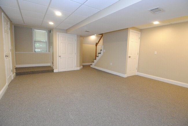 Building Photo - 11 Ventura Cir