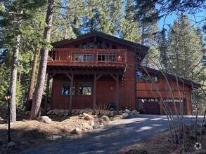 Building Photo - Spacious 3 Bed, 3.5 Bath Home with Forest ...
