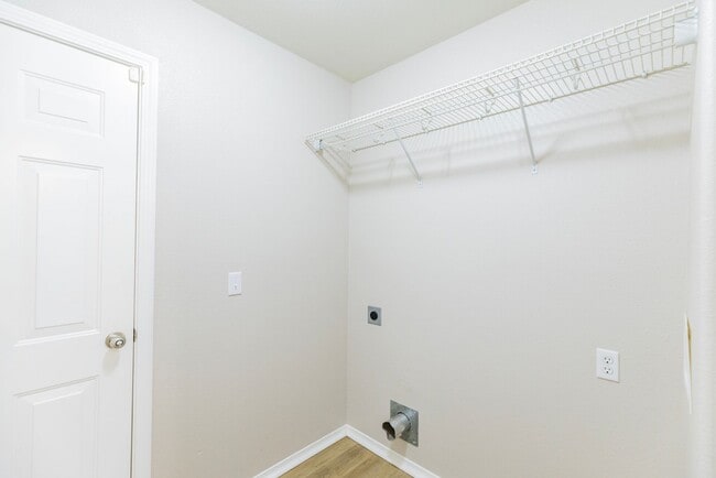 Building Photo - ***6206 SW Meadow Well Avenue***