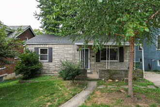 Building Photo - 13 Anthony Ln