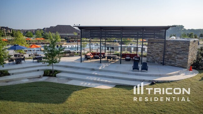 Building Photo - 8101 Howell Oak Dr